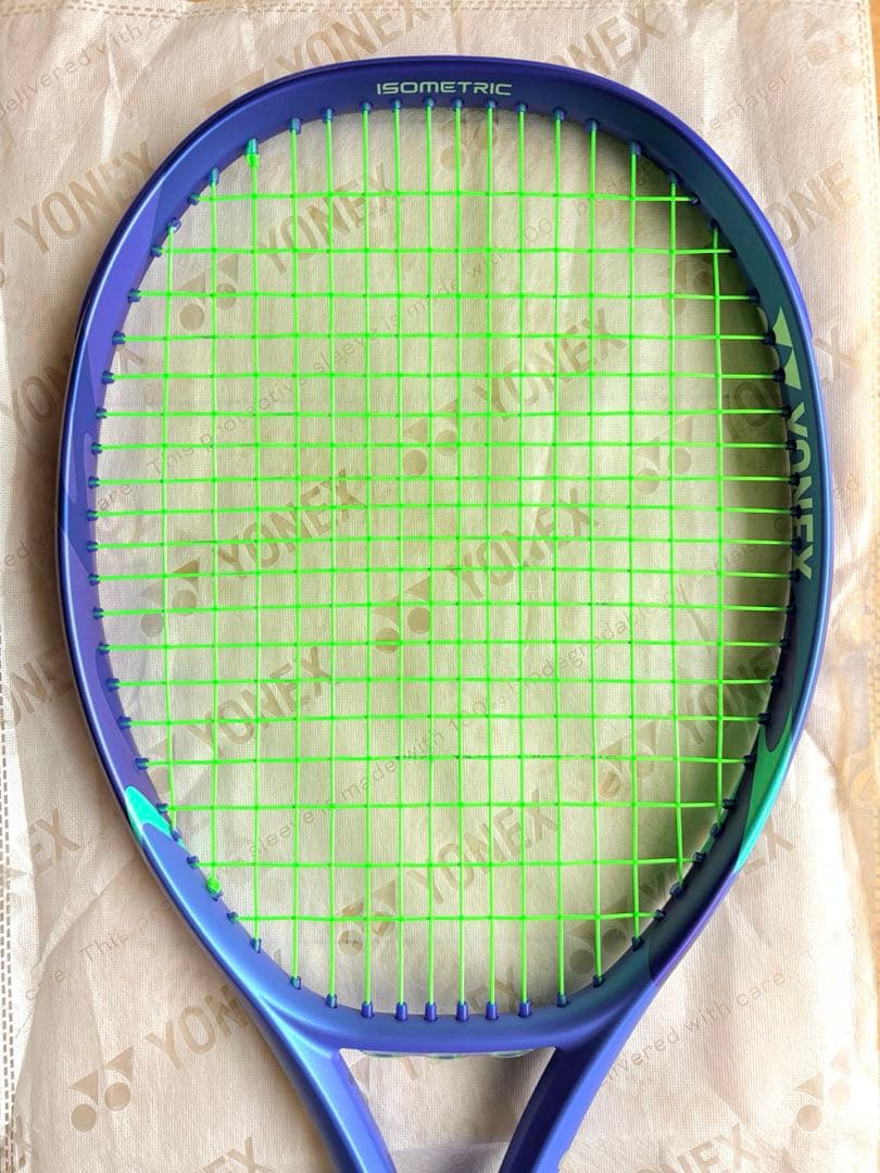 【ほぼ新品】 YONEX EZONE 100L G2 2025 国内正規品