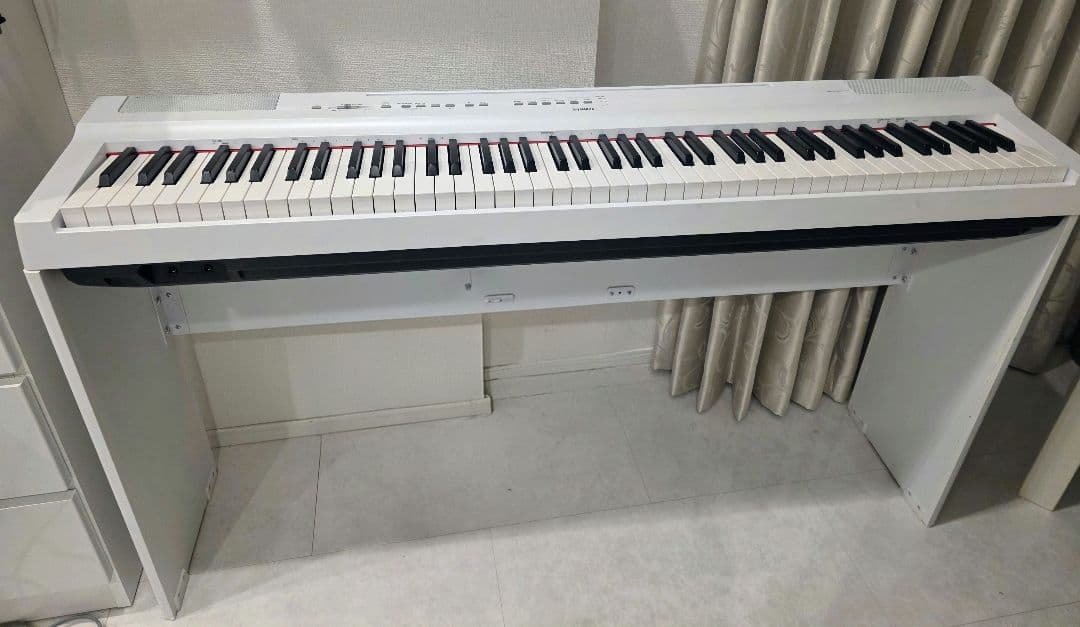 完成品・ヤマハP125専用ピアノスタンドL125WH