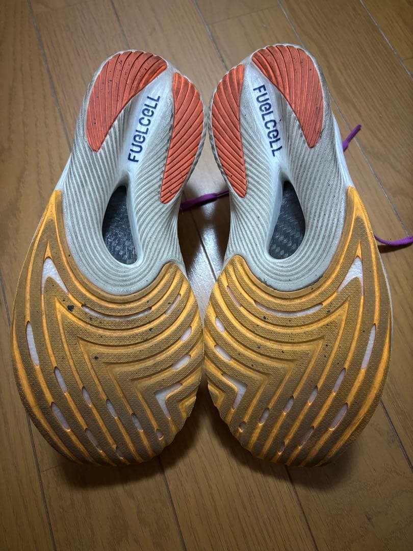 ニューバランス FuelCell RC ELITE 24.5cm