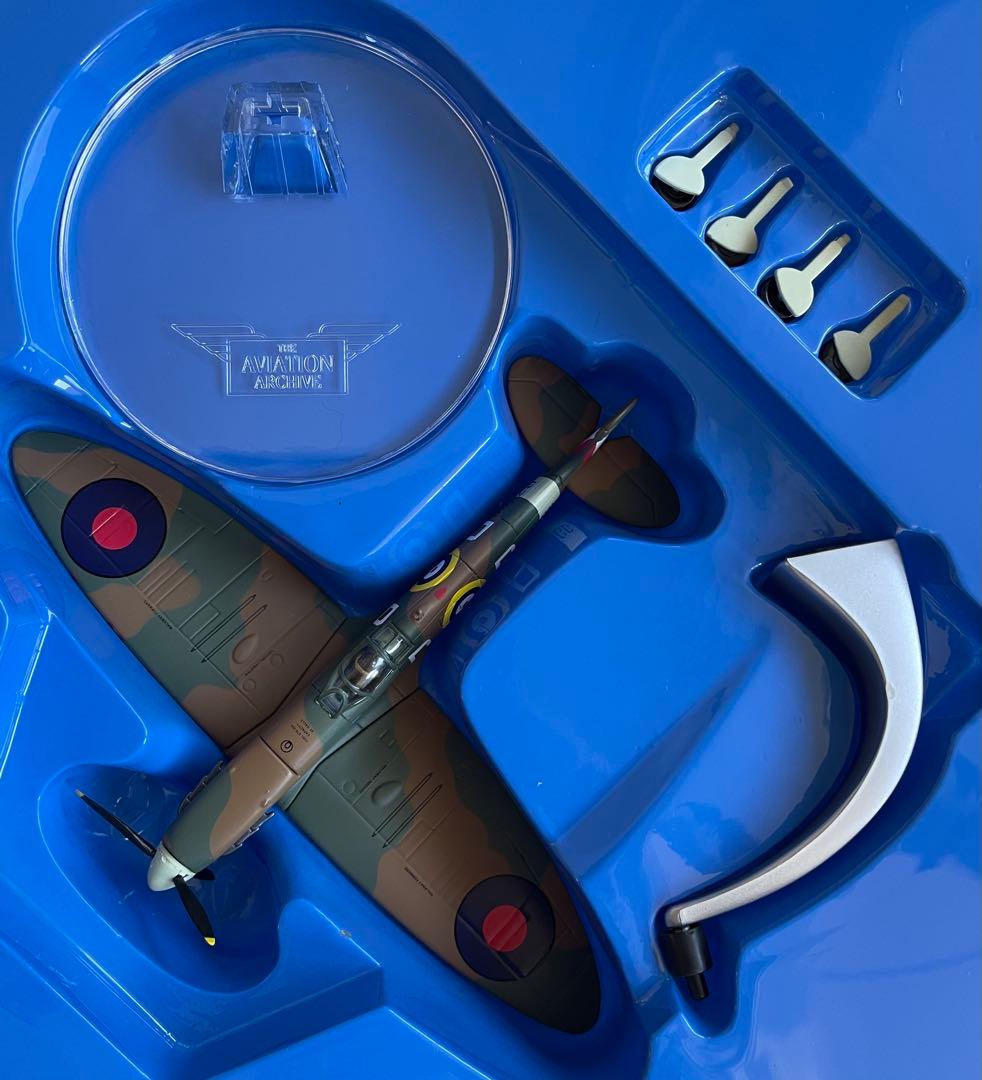 絶版新品　コーギー1/72 スピットファイア　MkⅡA ダグラス・ベーダー