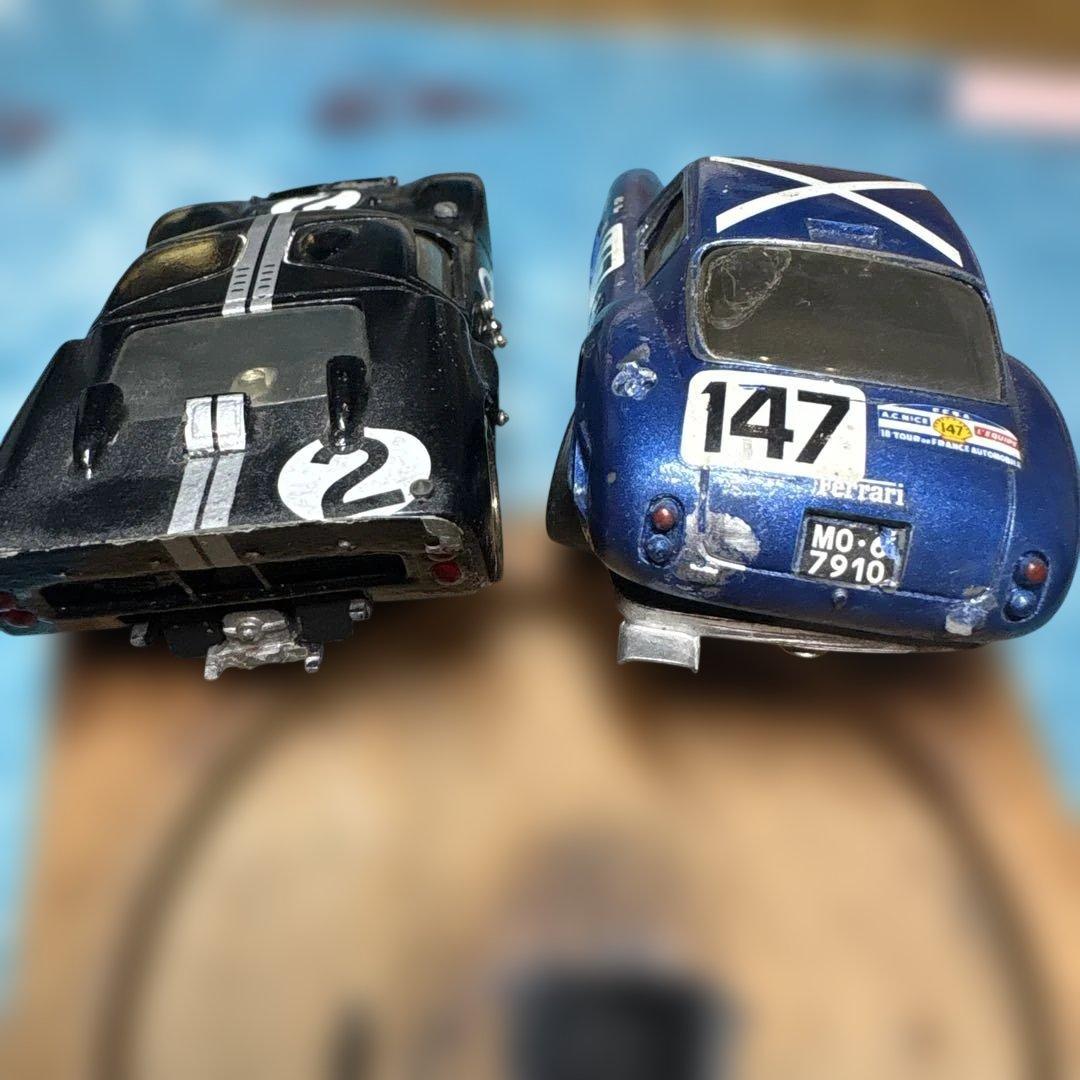フランス製　ホワイトメタル1/43モデルキット　フォードとフェラーリ　完成品