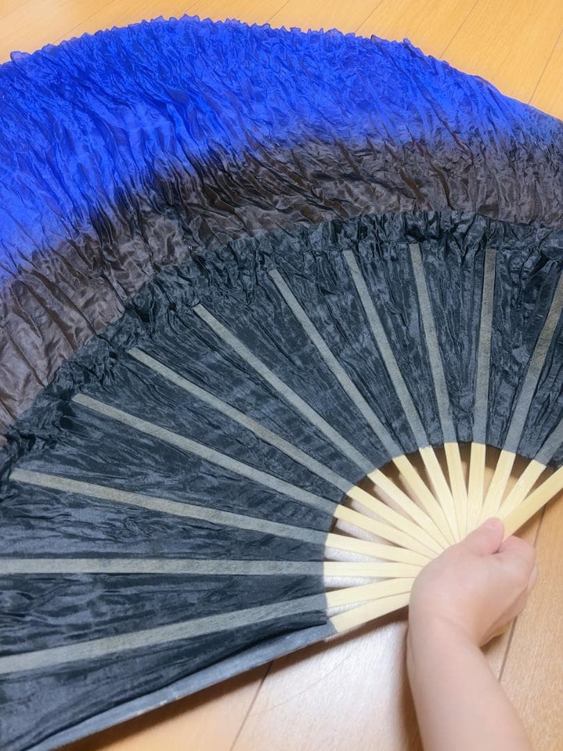 【新品】新色！ビッグフラッターファンベール★右手のみ★黒～青