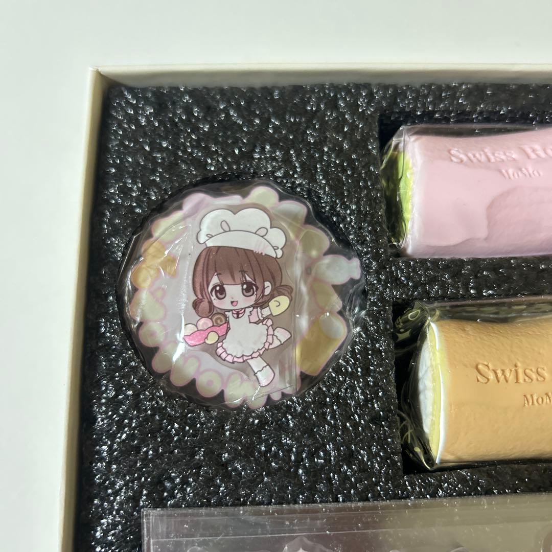 MoMo ミニロールケーキ4種＋マグネット&シール ほっこりスクイーズセット
