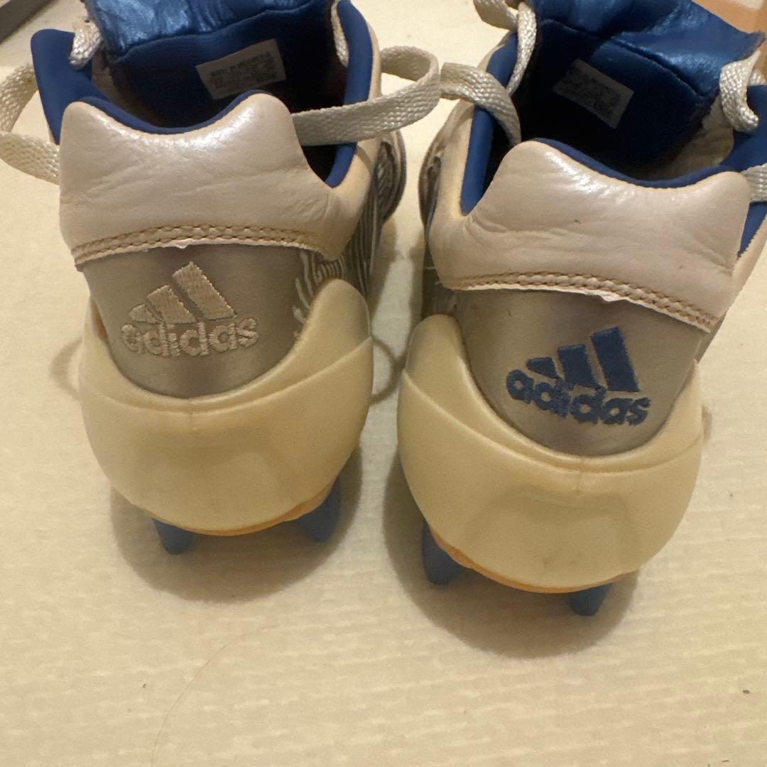 adidas プレデターパルス　FG ベッカムモデル