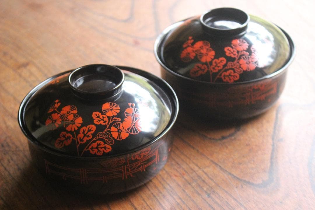 時代逸品！時代黒漆に風情ある朱漆菊文の映える煮物椀2点（検輪島塗雑煮椀漆器吉野塗