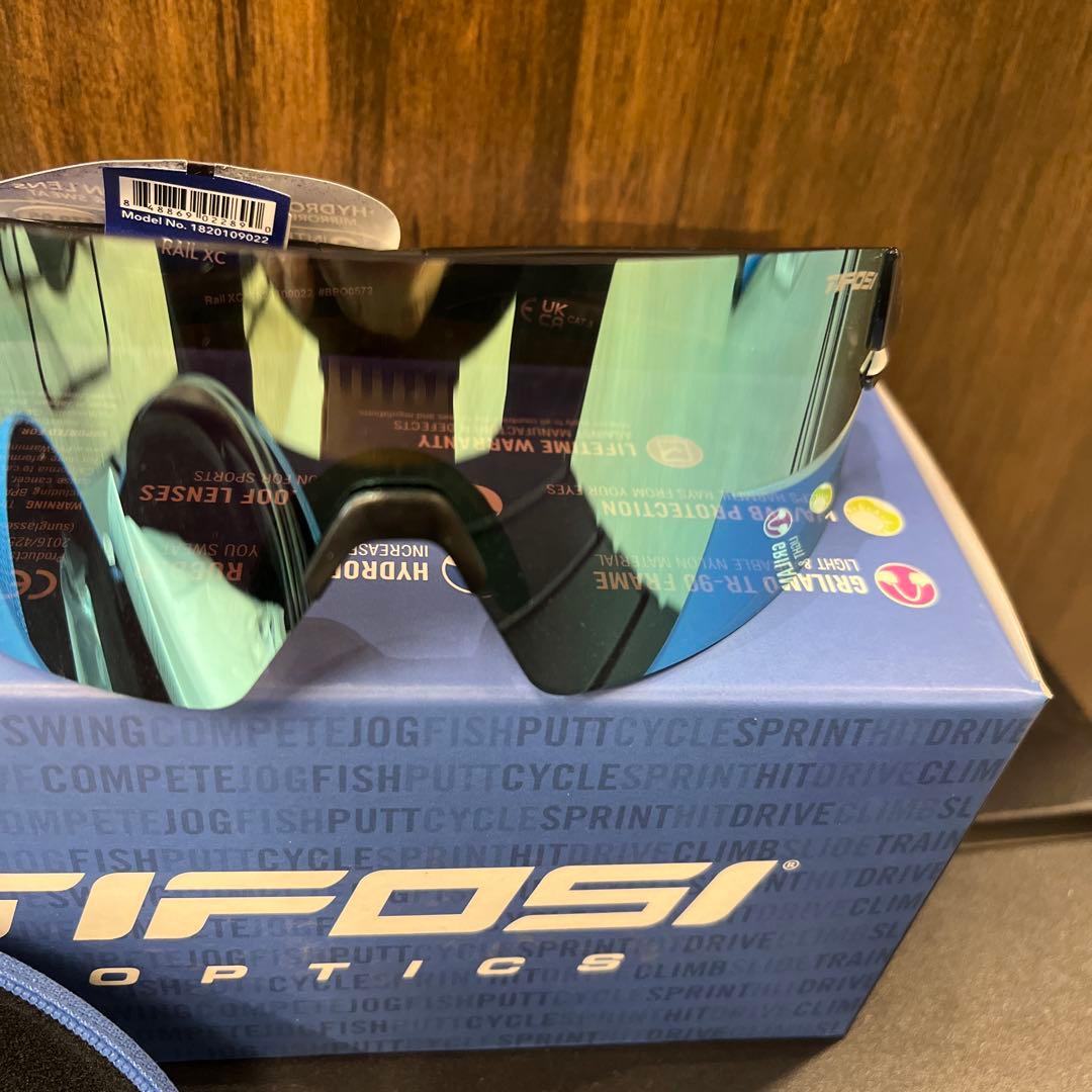 Tifosi Rail XC クリスタスモーク サングラス