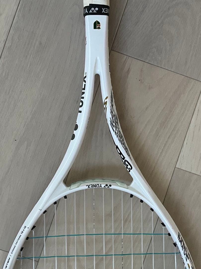 YONEX EZONE テニスラケット ホワイト