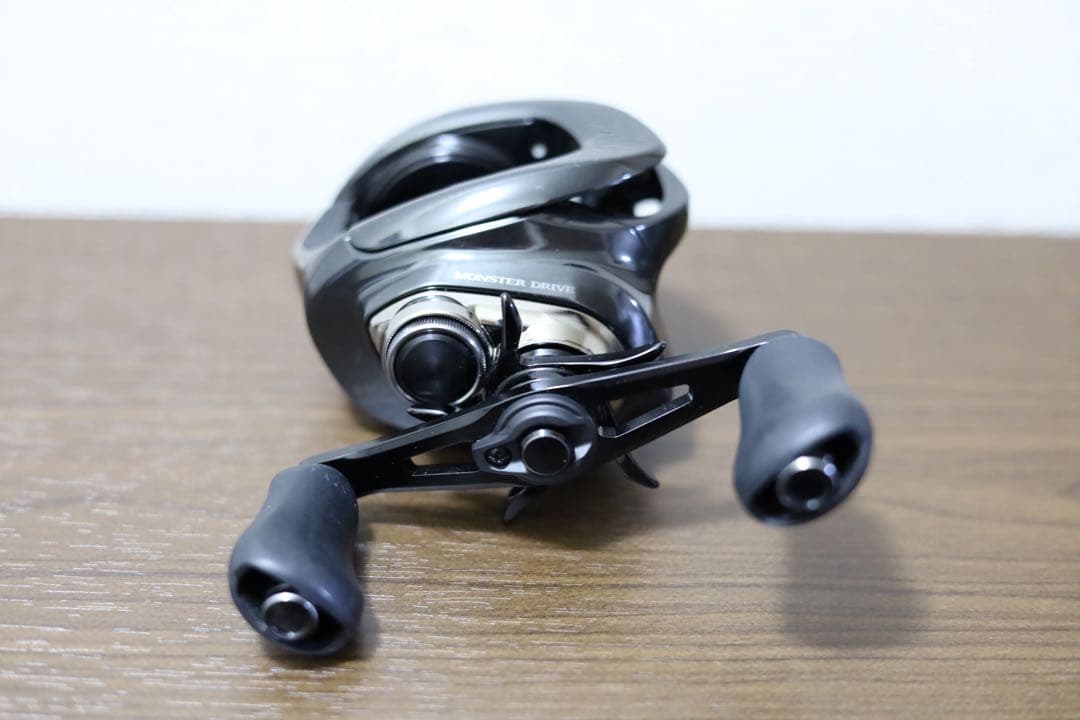 シマノ 23アンタレスDCMD HG 右ハンドル 淡水のみ使用 美品 箱あり
