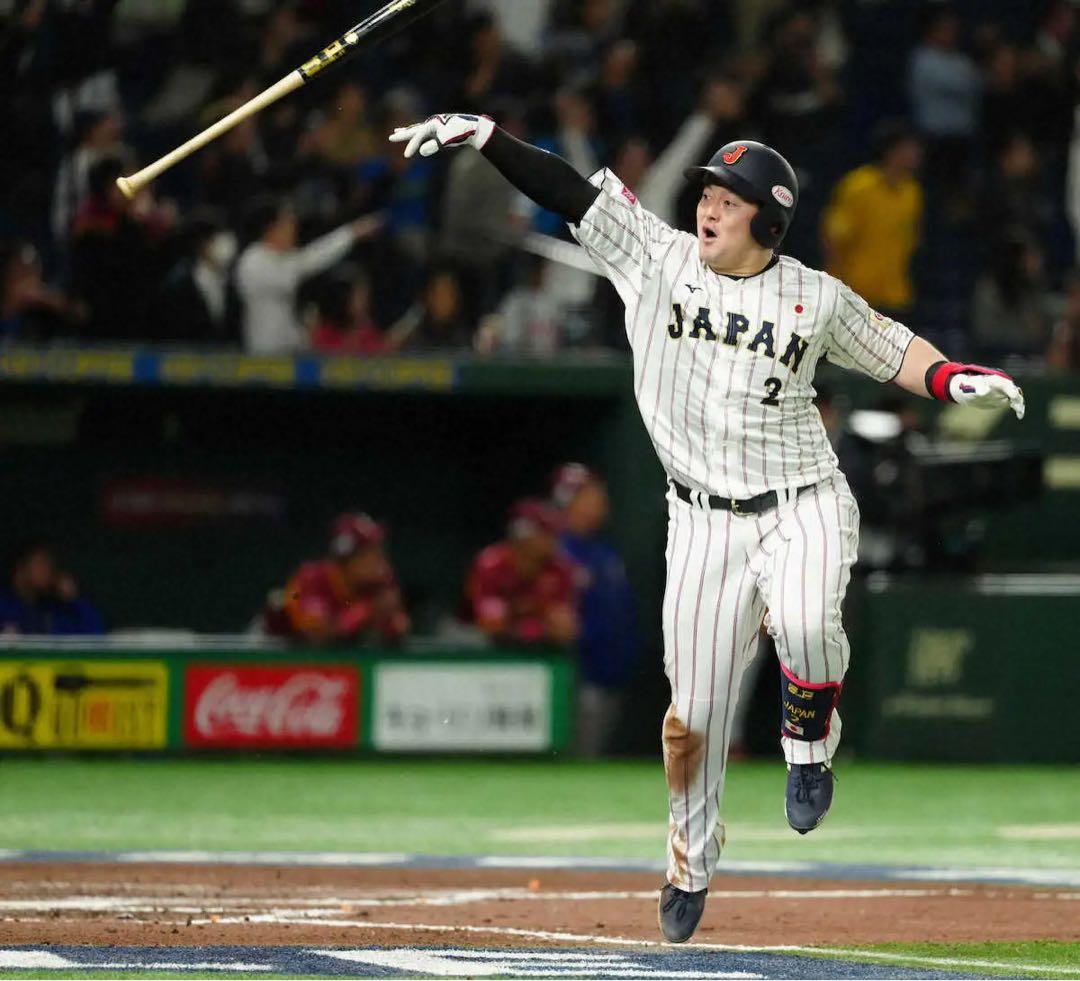 【美品】横浜DeNA ハイクオリティーレプリカユニフォーム M 牧秀悟
