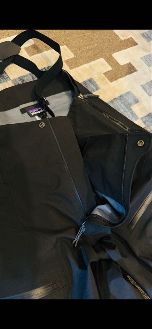 【美品】Patagonia アントラックド　ビブパンツ　ブラック