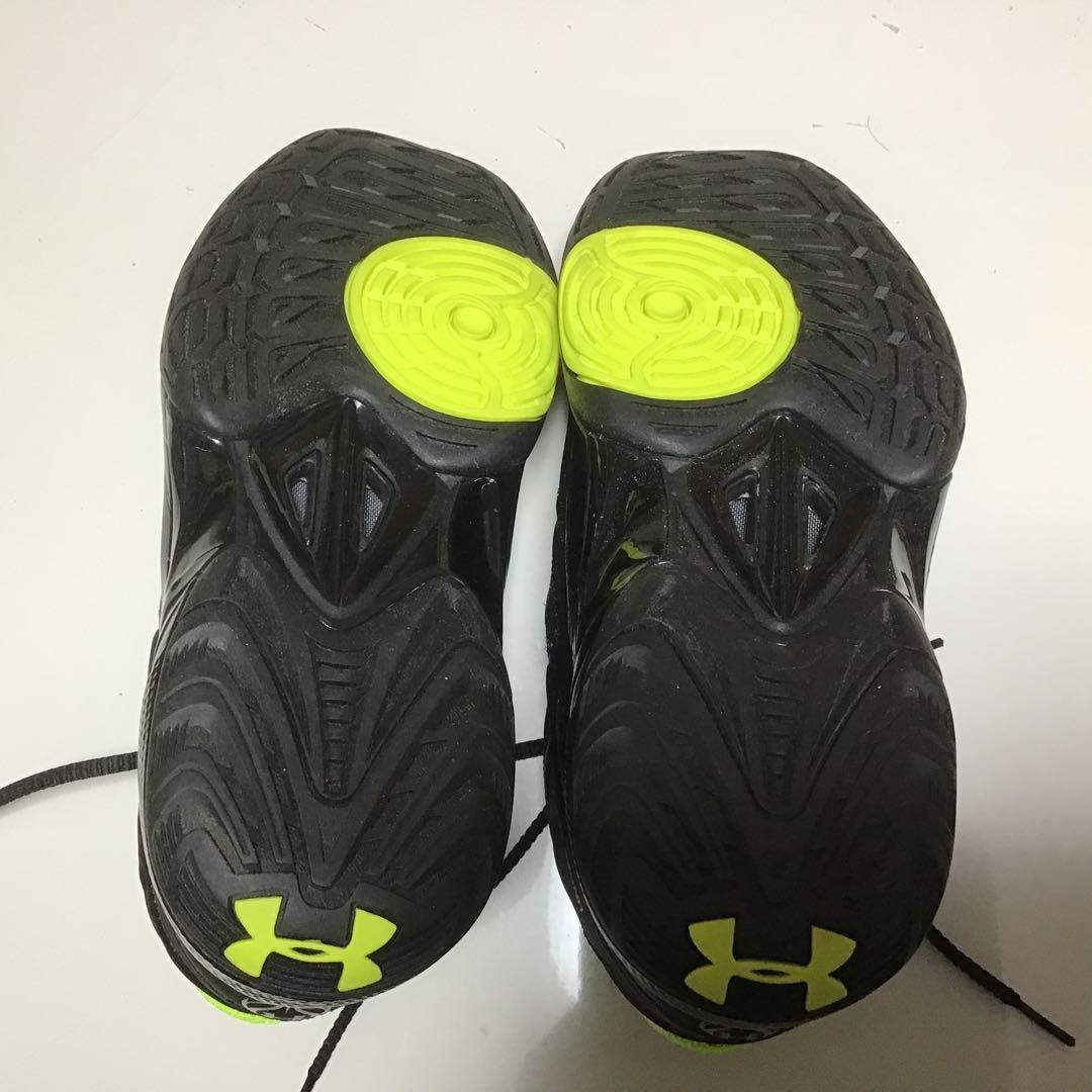 Under Armour バスケットボールシューズ 黒/黄緑