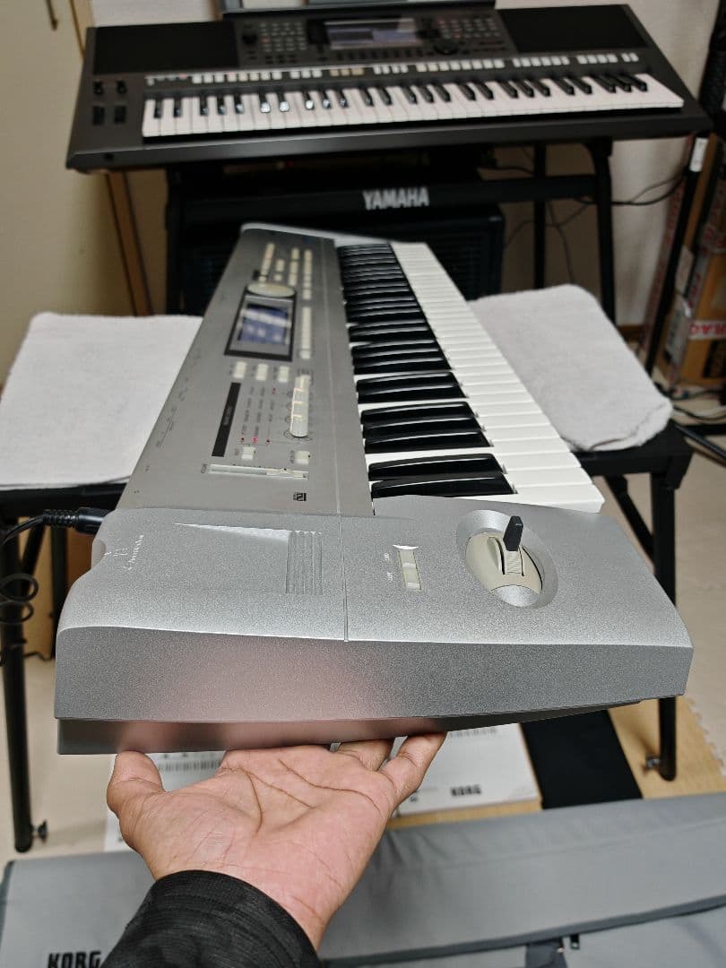 KORG Triton Le 61key シンセサイザー