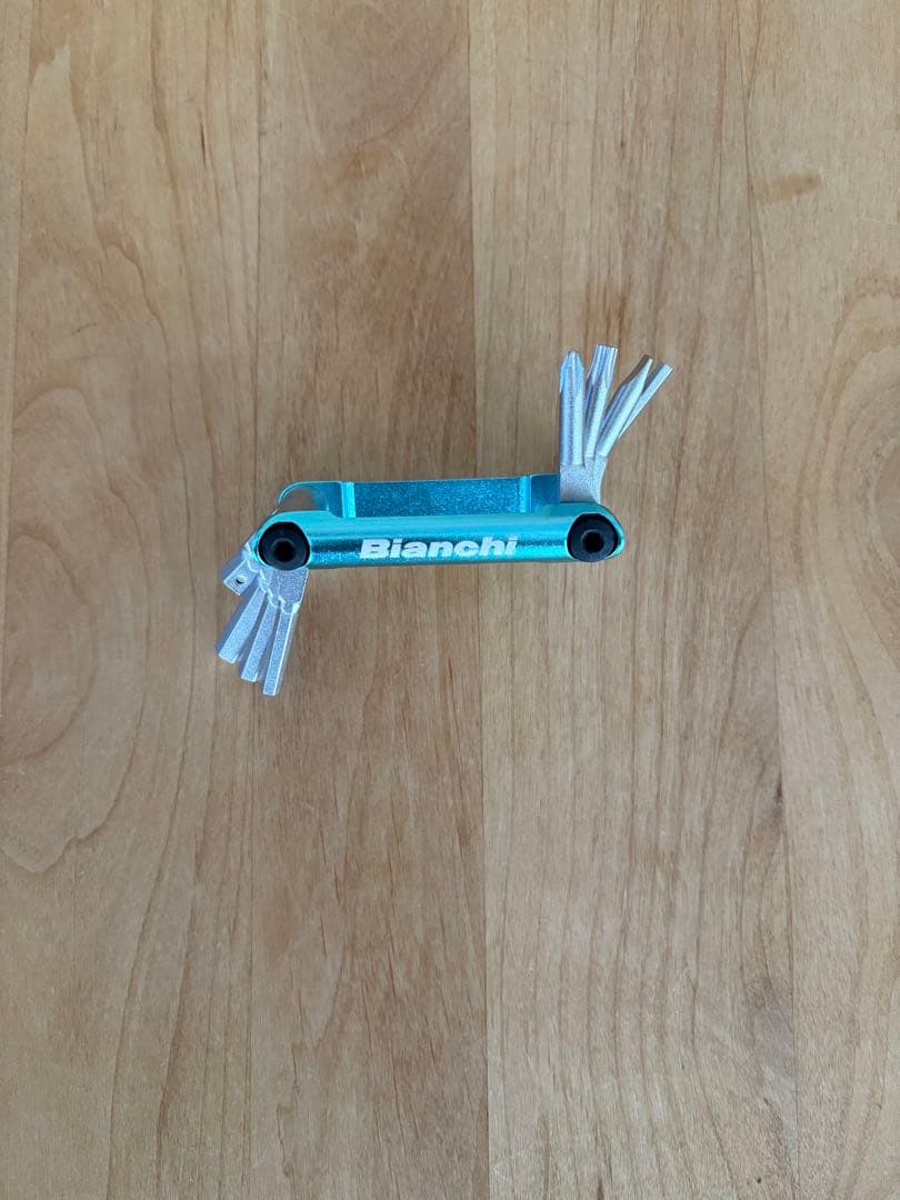【美品・即購入可】 Bianchiツールケース ミニツール 携帯ポンプ