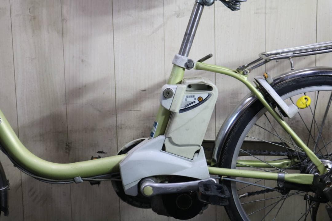 電動アシスト自転車 ライトグリーン 前バスケット付き