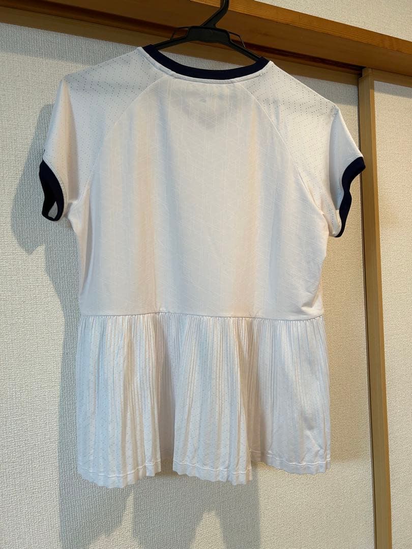 g*a様 FILA ホワイト Vネック スポーツウェアセット