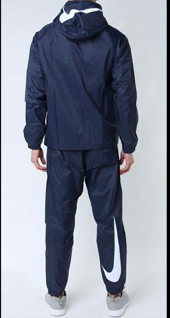メイ　Nike ウインドブレーカー
