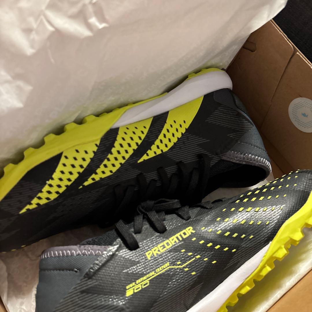 【新品】最終お値下げadidas Predatorサッカーシューズ 25.5cm
