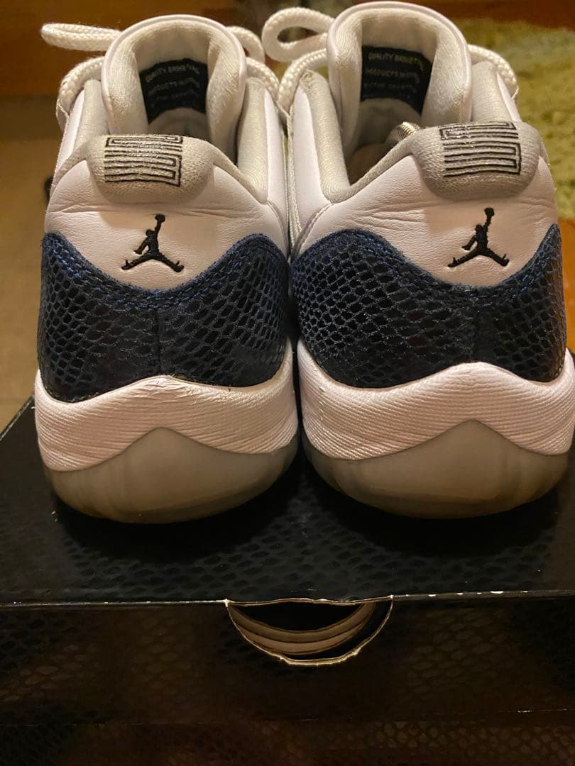 Air Jordan 11 Low ホワイト/ネイビー
