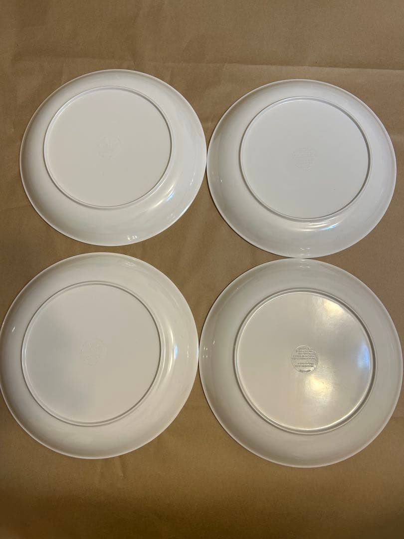 コールマン 食器セット　& カトラリーセット　　４人用　　Coleman