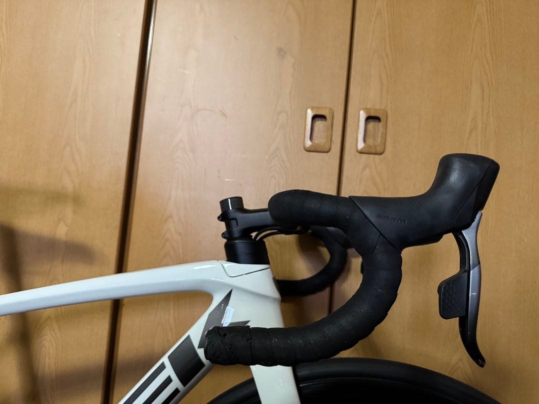 TREK EMONDA SLR7 AXS 12速　RSL37 E-tap