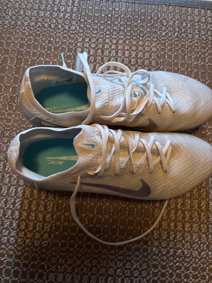 Nike サッカースパイク マーキュリアル FG