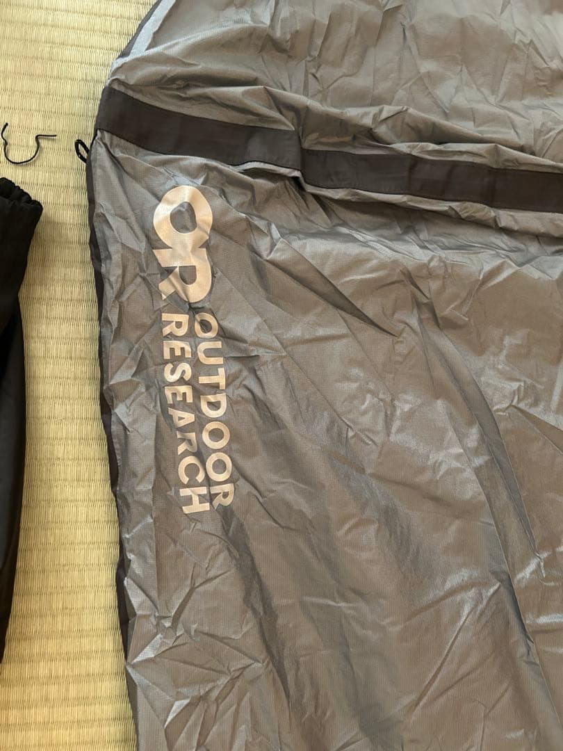 OUTDOOR RESEARCH HELIUM BIVY グレー