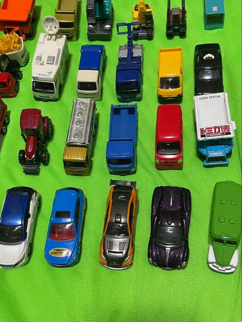 トミカ57台　まとめ売り　おかたづけコンボイ　キャリアカー　パーキングケース付き
