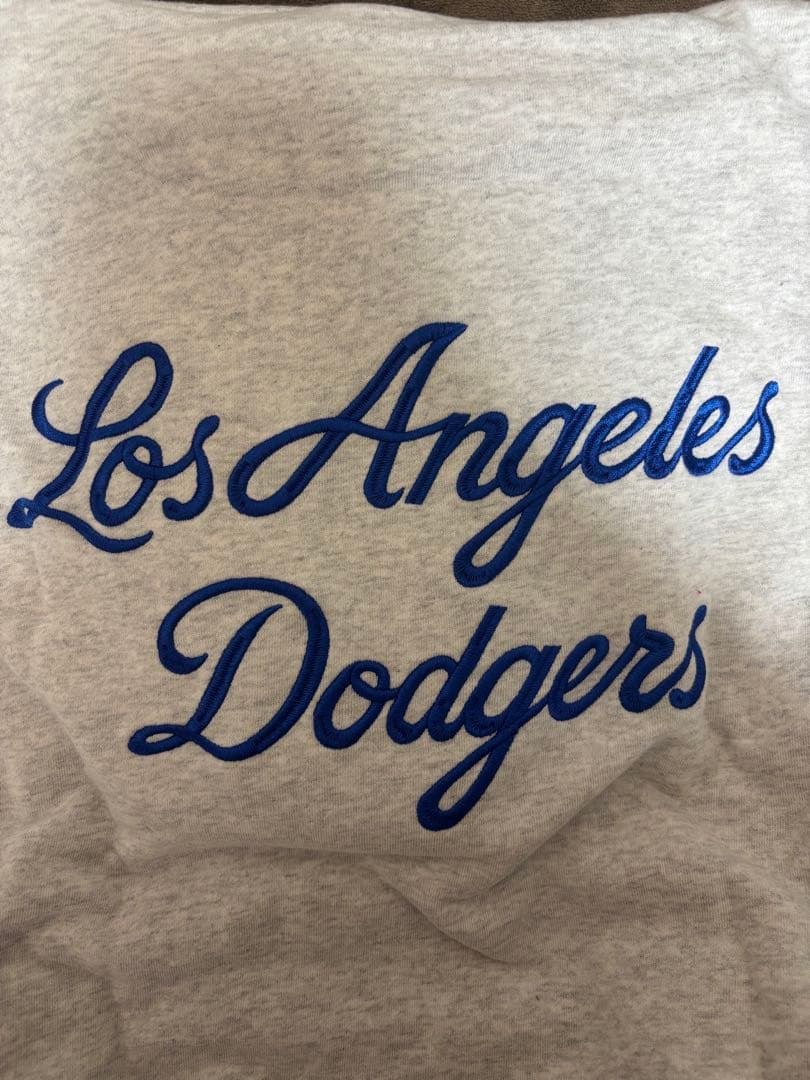 Dodgers フード付きパーカー グレー