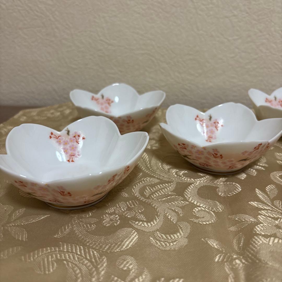 有田焼ブランド香蘭社 花びら型桜柄小鉢5個セット