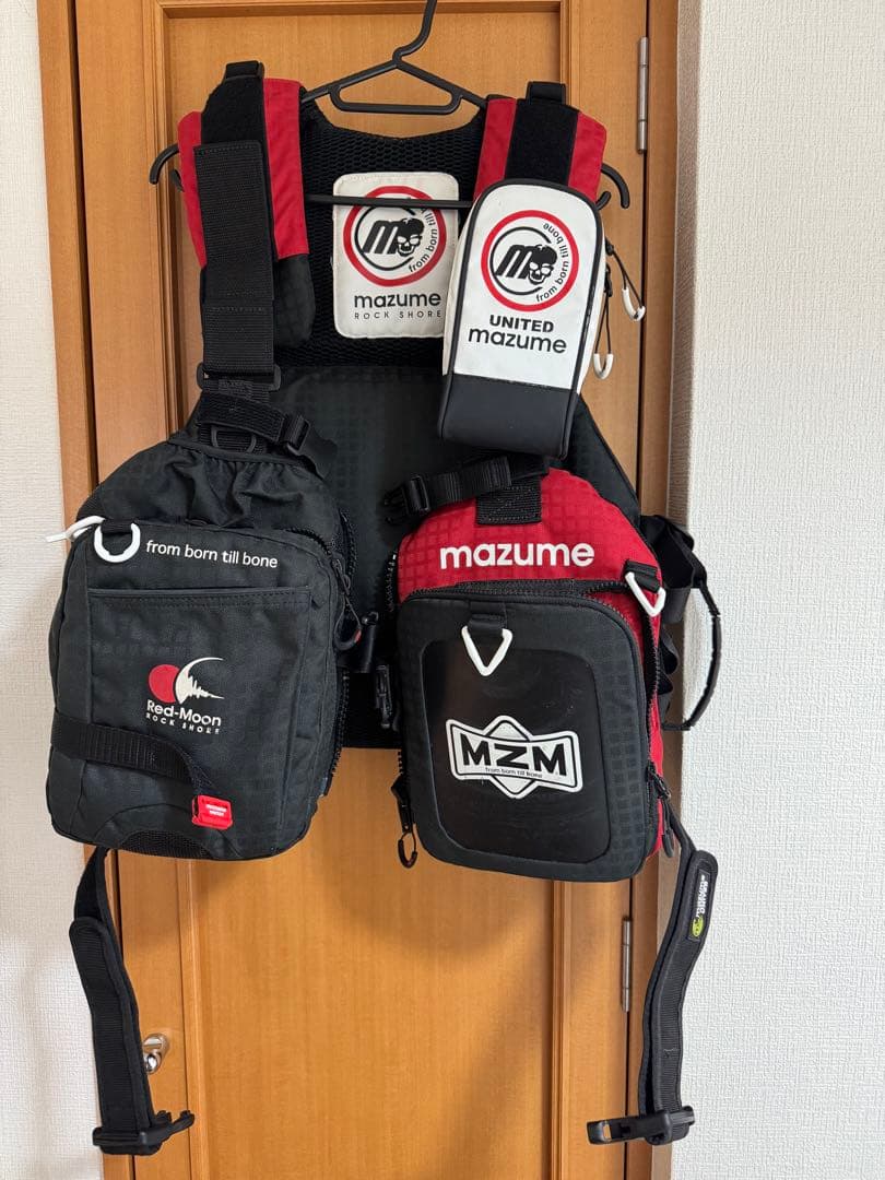 mazume MZM ライフジャケット 赤黒