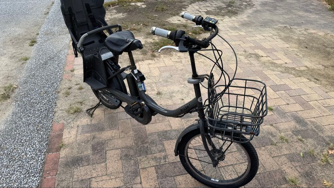 電動アシスト自転車 チャイルドシート付き 黒　ブリヂストン　ビッケ