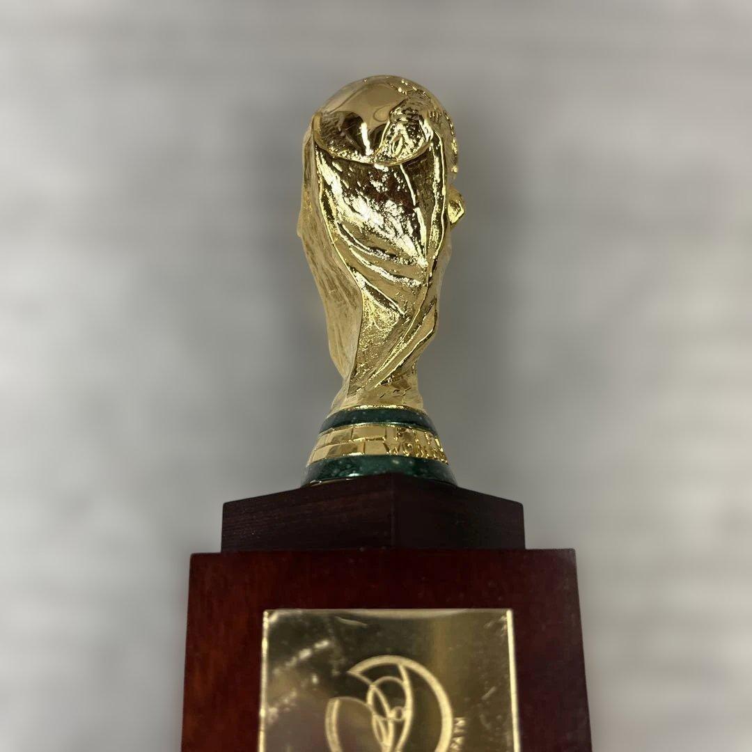 FIFA日韓ワールドカップ 記念 優勝オーナメントトロフィー 約8cm