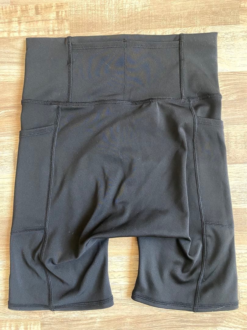 美品！エルドレッソ　ランニングハーフタイツ　Sサイズ（レディース）