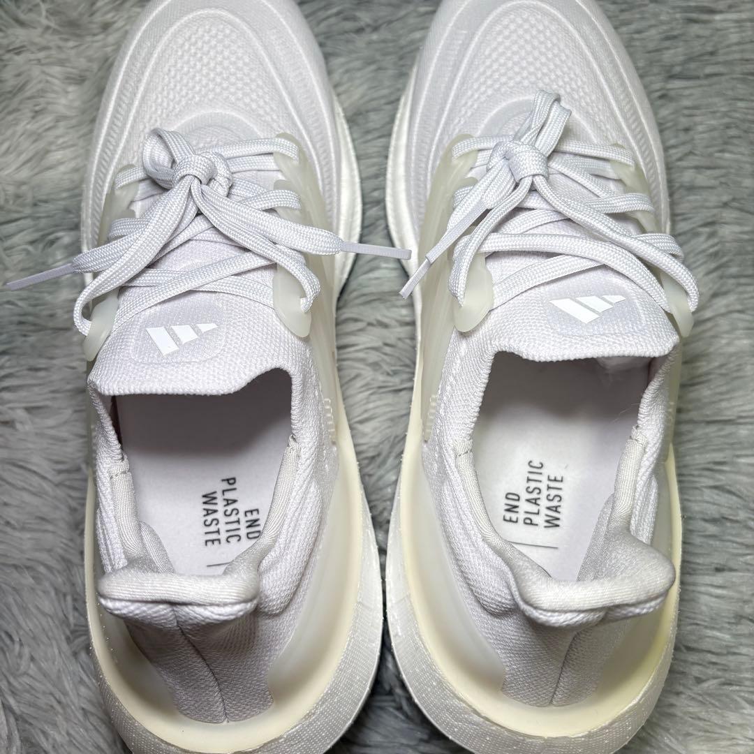 新品✨adidas 25.5cm Ultraboost Light 白　ホワイト