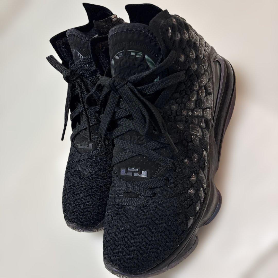 Nike LeBron 17 Global Currency スニーカー　黒