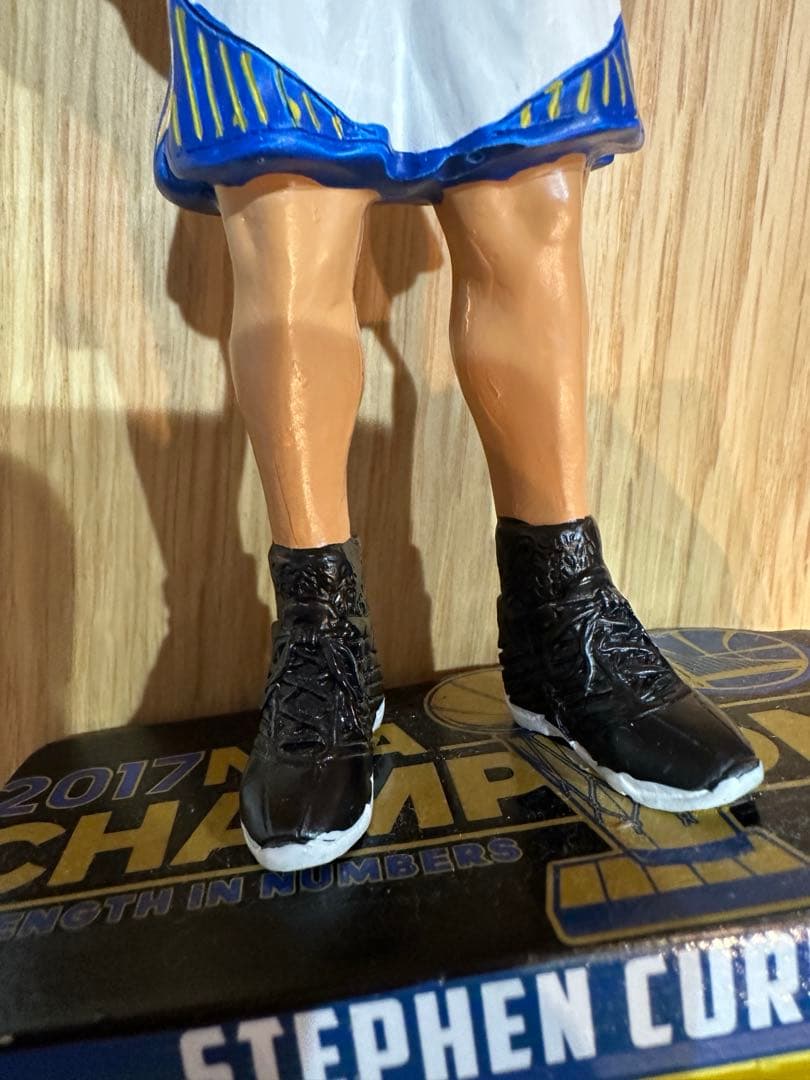 ステフィン・カリー 2017 NBA チャンピオン記念ボブルヘッド トロフィー