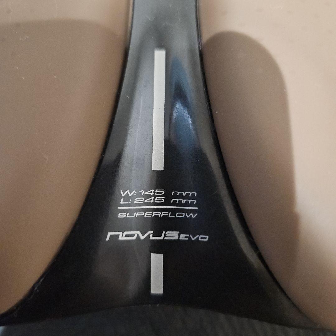 selle italia rovus　evo サドル ベージュ