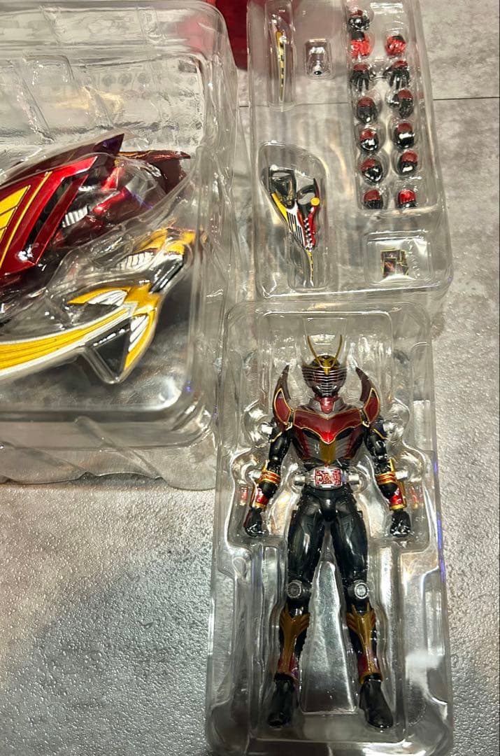 S.H.Figuarts仮面ライダーナイトサバイブダークレイダー龍騎ドラグランザ