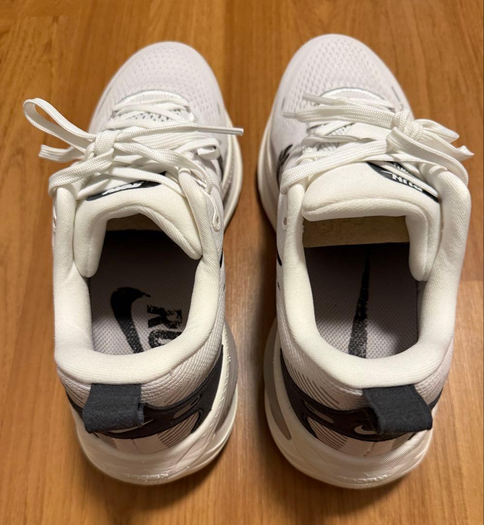 NIKE ボメロ18 25.5cm