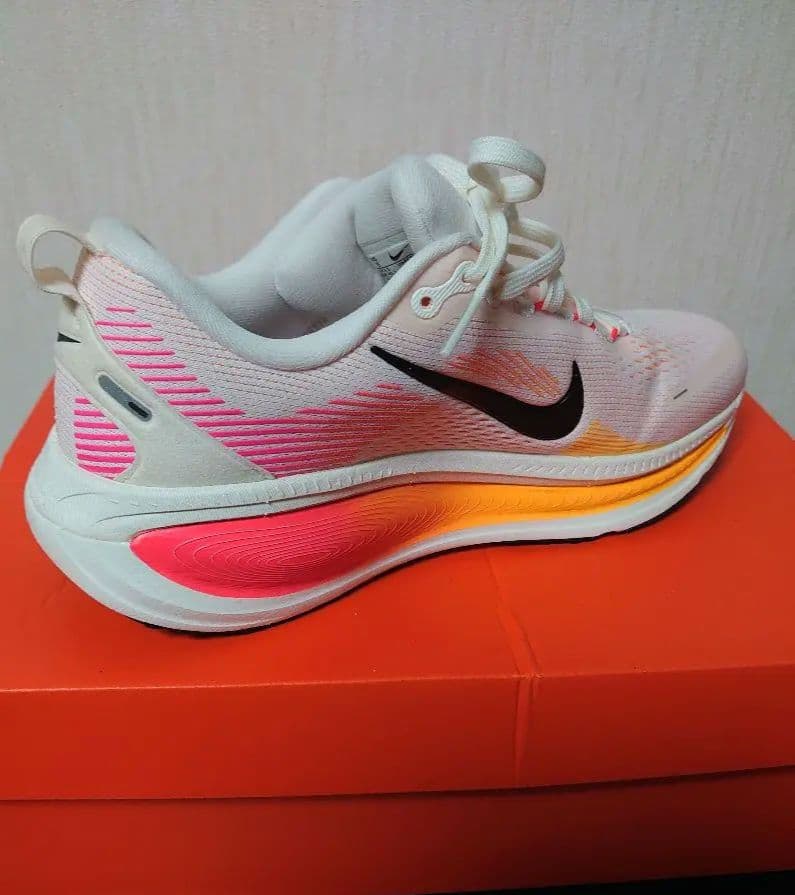 Nike ボメロ18 ウィメンズ 26.0cm オレンジ