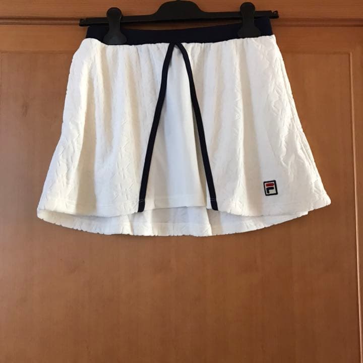 FILA フィラ テニスウェア　アイボリースコート　Mサイズ