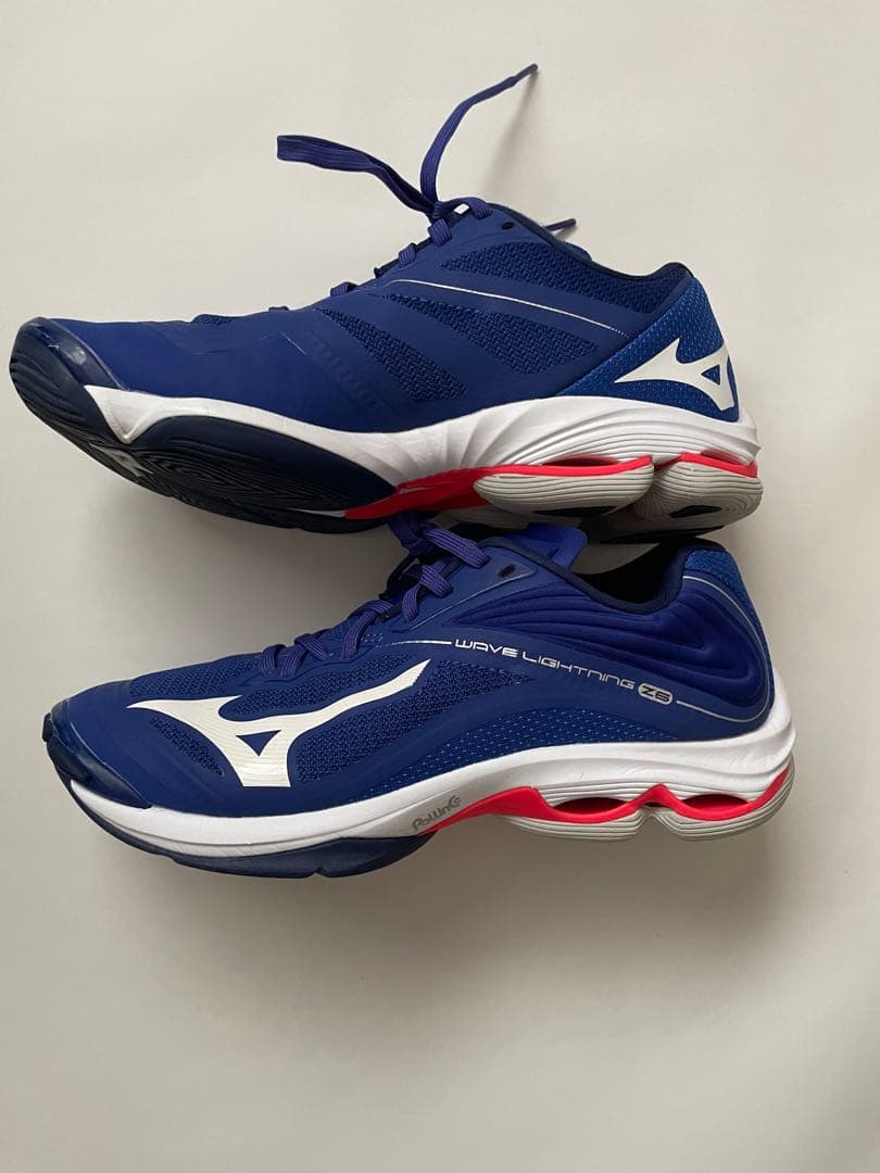 MIZUNO ミズノ ウエーブライトニングZ6 バレーボールシューズ　24.5