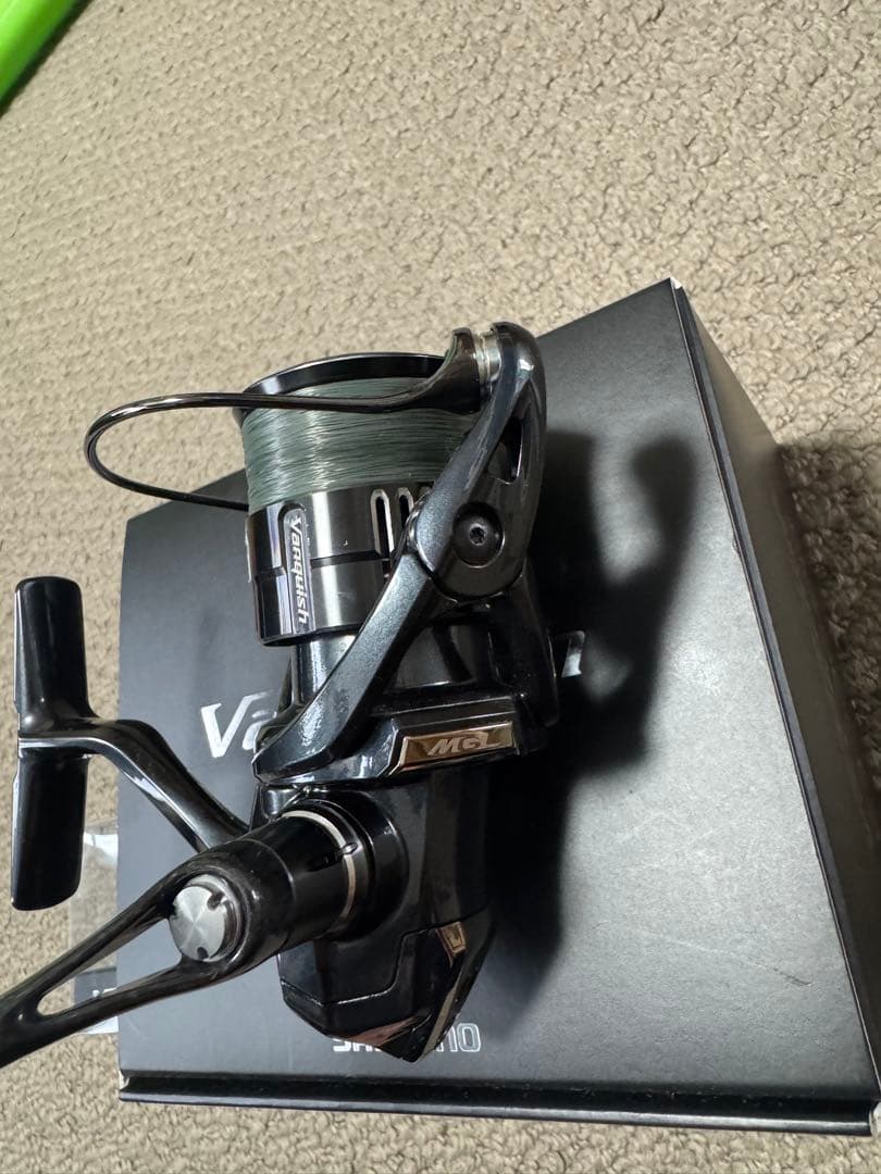 SHIMANO 19VanquishC2000SHG美品　予備スプール付
