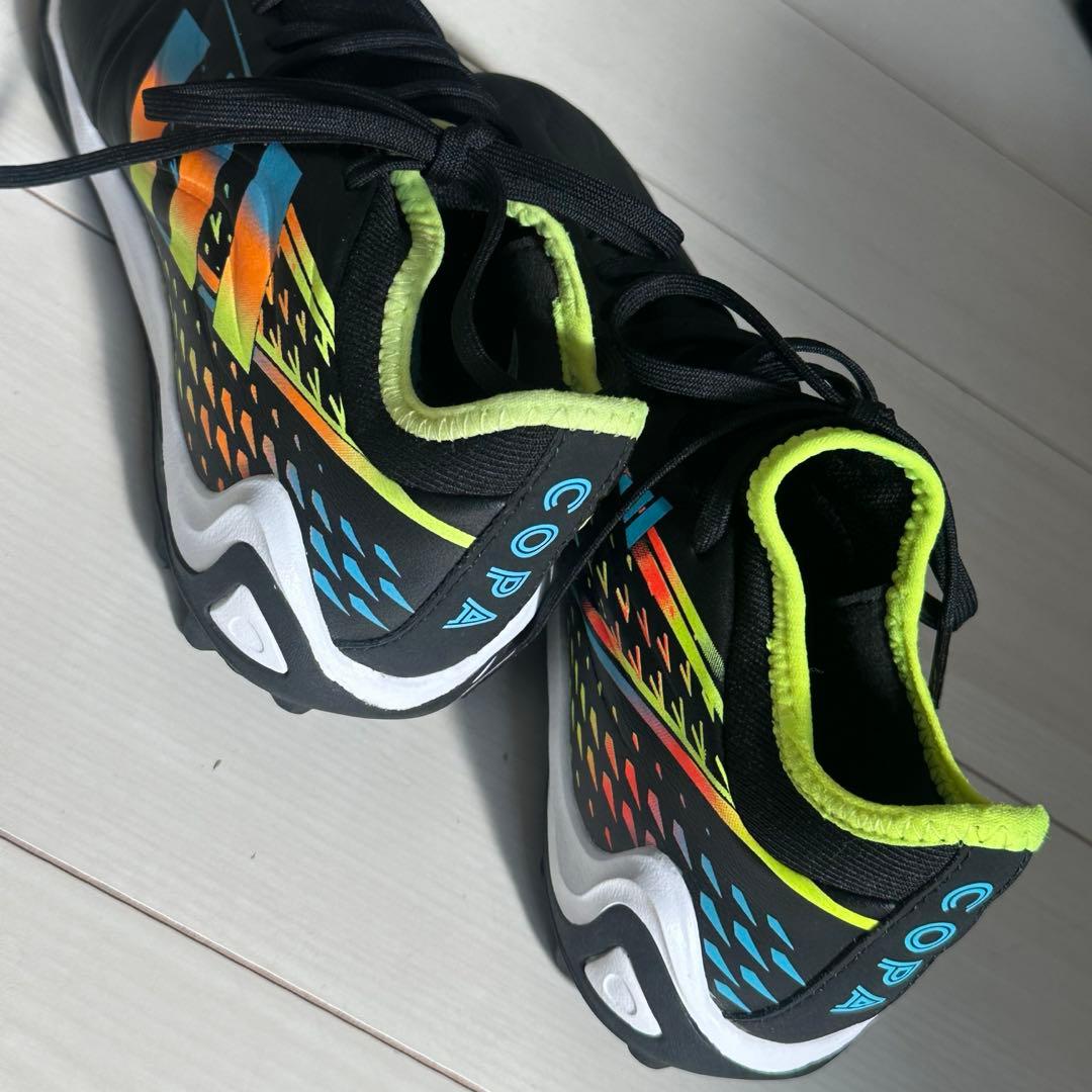 adidas アディダスサッカーシューズ ブラック/ネオンイエロー２４.５新品