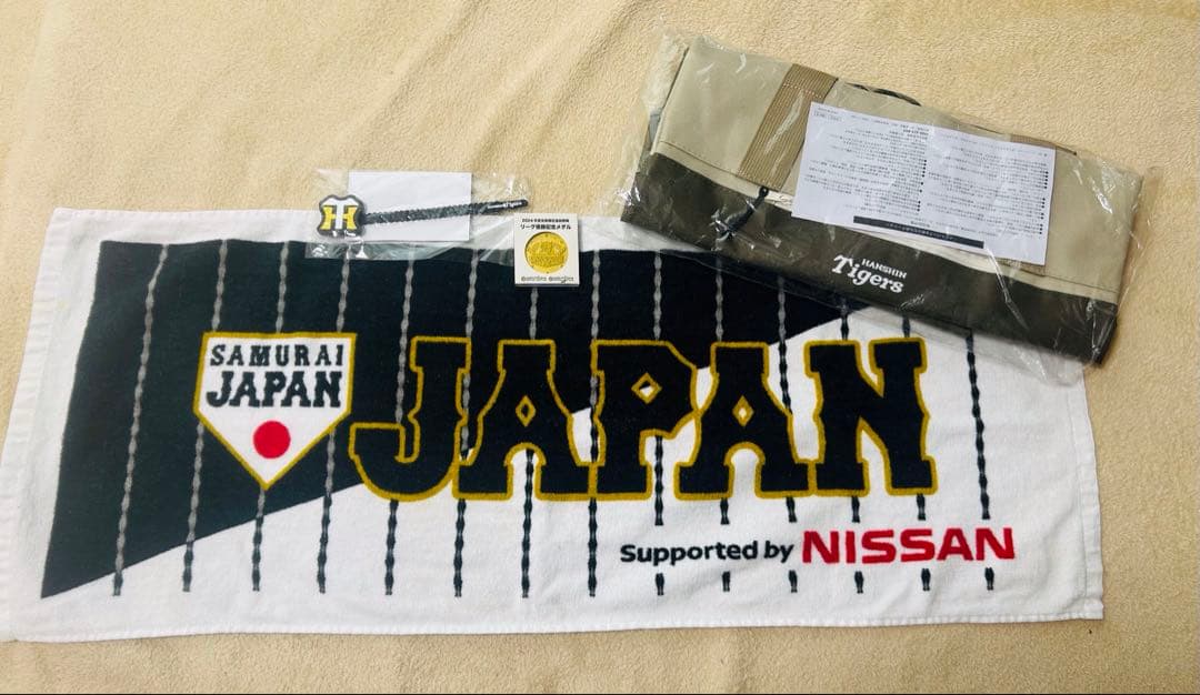掘り出し物❗️ レア品❗️阪神タイガースタオル　メダル　バッグ　その他の4点セット❗️