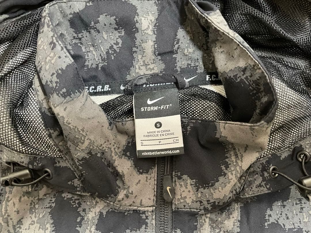Nike soph fcrb ソフ ヒョウ jkt レオパード supreme