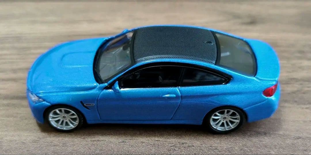 ミニカー MINI GT  M4 Yas Marina Blue llic
