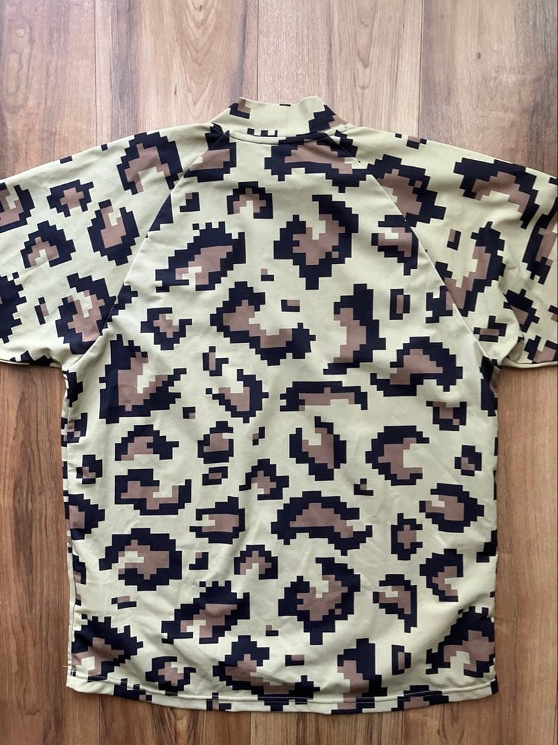 F.C.Real Bristol ゴルフ モックネック ブロックヒョウ柄
