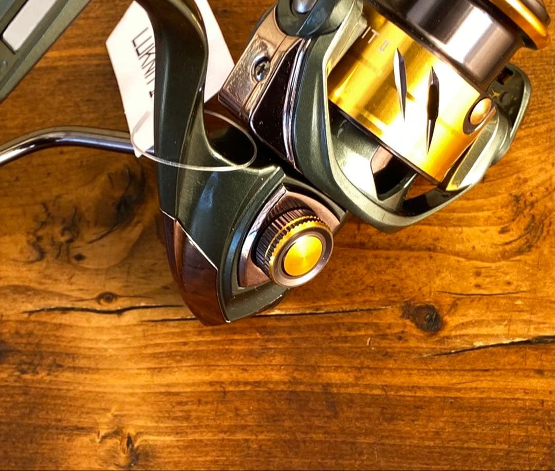 渓流釣りセット　トラウトロッド　スピニングリール　ウッドノブ　天然木グリップ