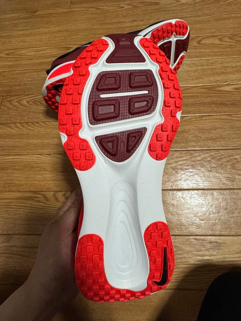 NIKE ランニングシューズ ボメロ18 29cm